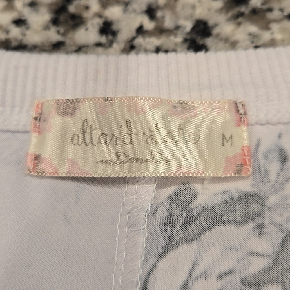 ALTAR'D STATE LONG SLEEVE KNOTTED FLORAL TOP. SIZE MEDIUM. - Picture 3 of 8